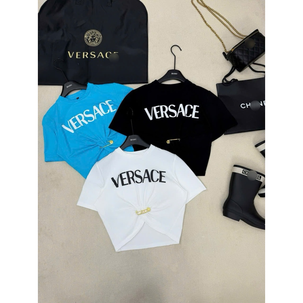 set áo thun chữ Versace& váy jean mỏng tag Versace