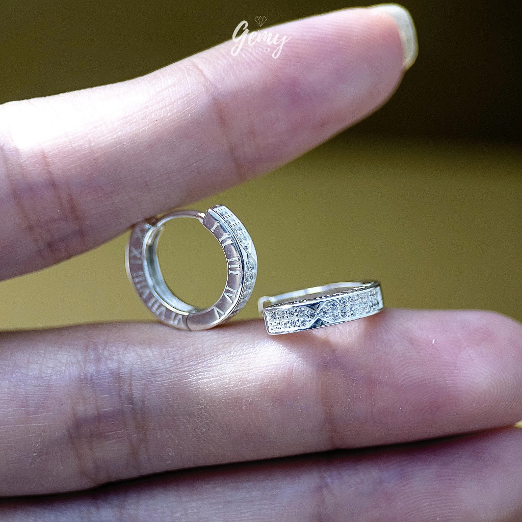 Khuyên tai tròn nam bạc 925 Timeless đính đá khắc số La Mã cực chất(1 chiếc) | GEMY SILVER KN124