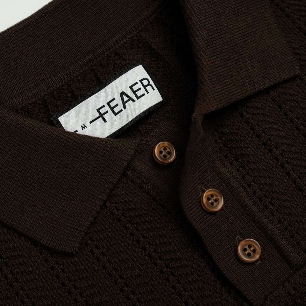 Áo polo MESH dệt kim màu nâu chocolate, bề mặt knit thoáng khí, form regular fit thanh lịch phong cách old money - FEAER