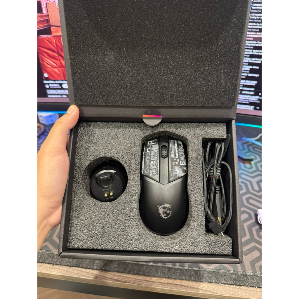 Chuột msi gm41 clutch lightweight wireless 2nd ( đã qua sử dụng )