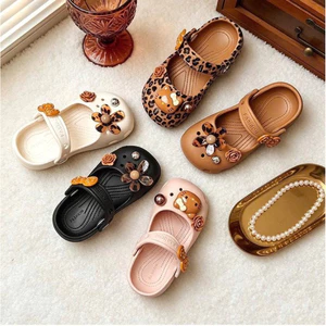 Dép sục cho mẹ và bé gái đính charm dễ thương – Êm chân, chống trượt