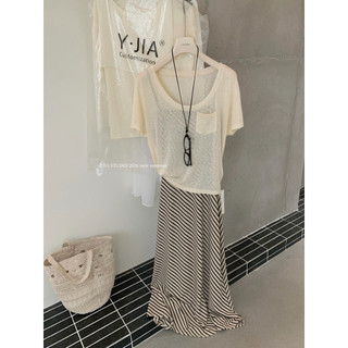 𝐩𝐡𝐢𝐞𝐧 𝐘𝐉𝐈𝐀 | 9123 Set Váy 2 Dây Kẻ Dáng Dài Mix Phông Giấy Trễ Vai