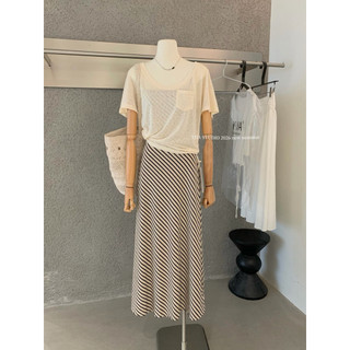 𝐩𝐡𝐢𝐞𝐧 𝐘𝐉𝐈𝐀 | 9123 Set Váy 2 Dây Kẻ Dáng Dài Mix Phông Giấy Trễ Vai