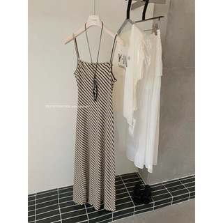 𝐩𝐡𝐢𝐞𝐧 𝐘𝐉𝐈𝐀 | 9123 Set Váy 2 Dây Kẻ Dáng Dài Mix Phông Giấy Trễ Vai