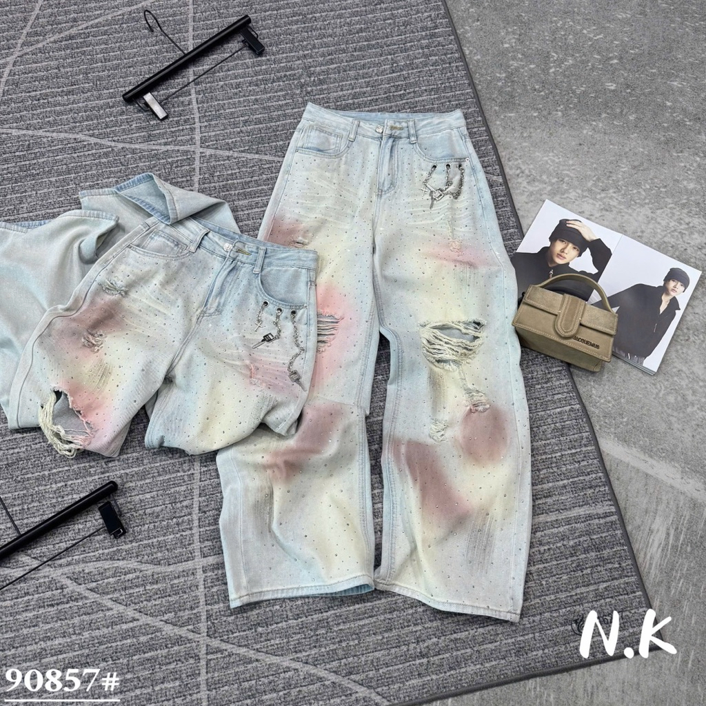 📍Quần Jeans xuông loang hồng charm khóa miu miu đính đá đẹp xuất sắc hottrend QC hotrend loại 1 e về hàng ‼️