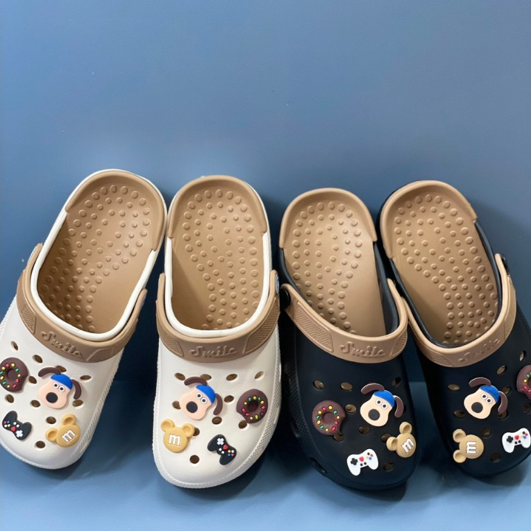 Sục Bánh Mì Cao 5cm, Sục Quai Hậu Chống Trơn Trượt Đế Cao Tôn Dáng Trẻ Trung Tặng Kèm Sticker Dễ Thương