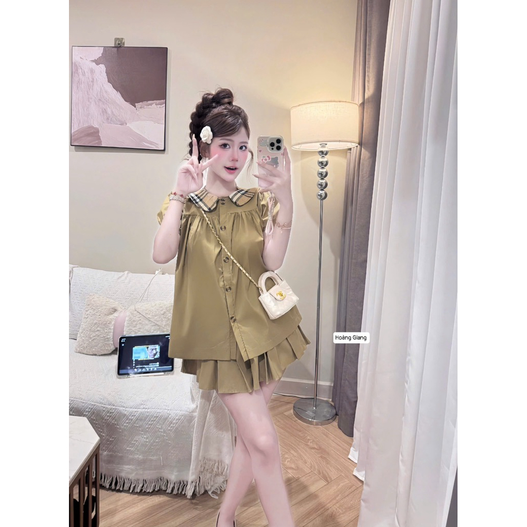 Set áo thô phối kẻ mix chân váy xếp ly xoè
