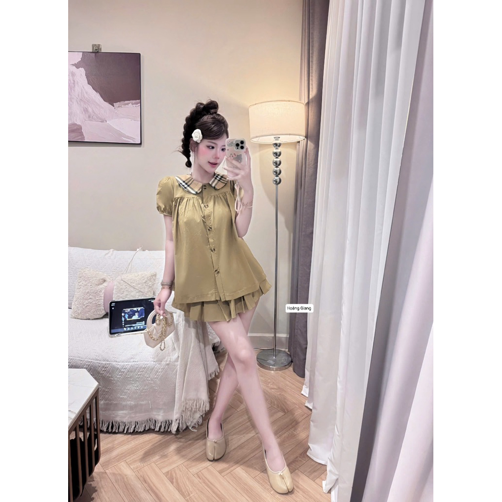 Set áo thô phối kẻ mix chân váy xếp ly xoè