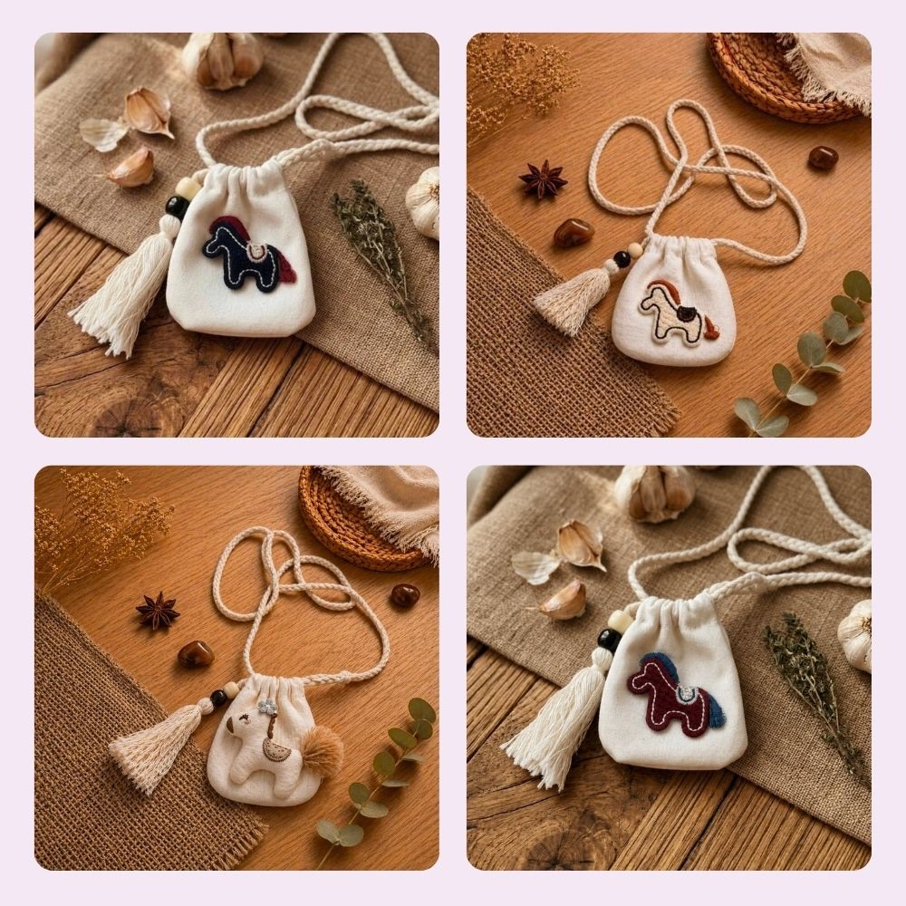 Túi Tỏi Đeo Cổ Hình Thỏ Cho Bé Handmade Vải Tơ Thêu Kết Hợp Vải Thô Chấm Bi Hoa Nổi Kèm Tua Rua Dễ Thương