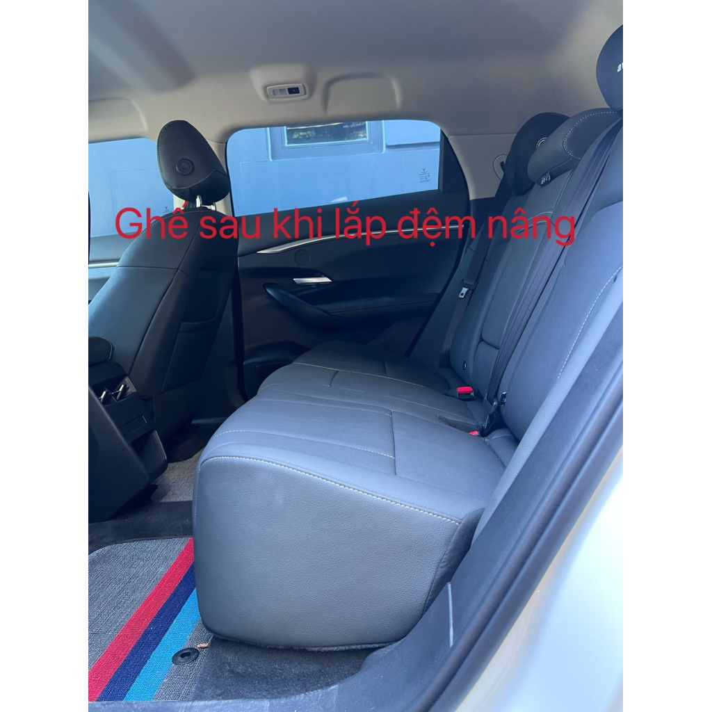 đệm nâng ghế sau xe vf7