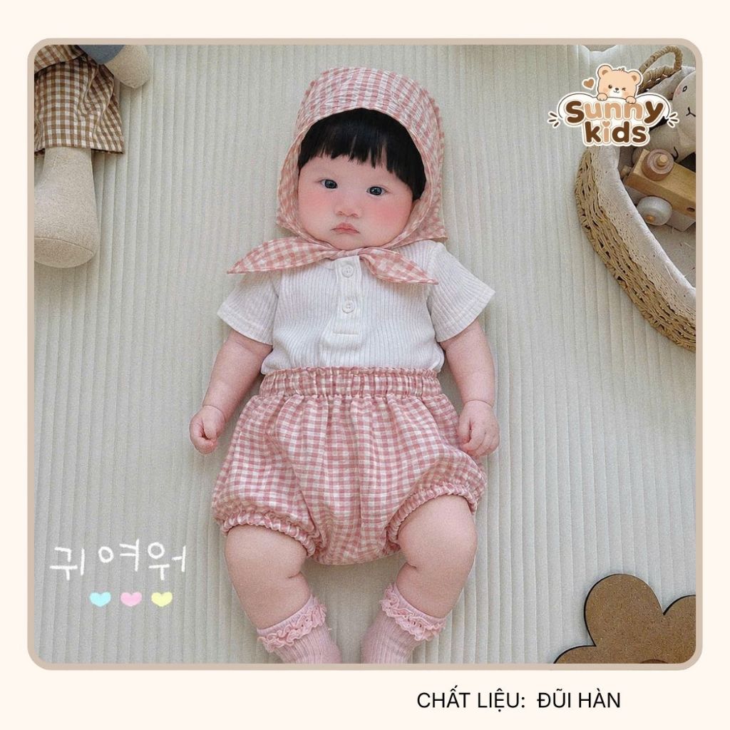 |SUNNYKIDS| set đồ em bé quần bí kẻ chất đũi hàn áo tăm gân đũa siêu đáng yêu cho bé gái( tặng kèm khăn mỏ quạ )