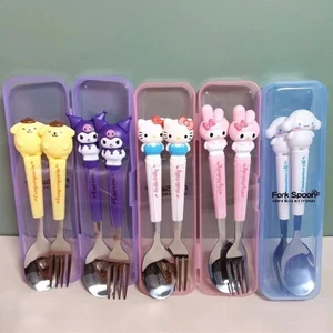 Set 2 thìa và dĩa kèm hộp dành cho trẻ em hình hoạt hình dễ thương