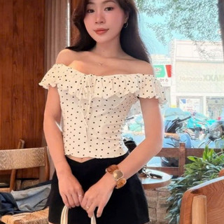 Áo trễ vai bèo nhún nhẹ họa tiết chấm bi hottrend nữ tính