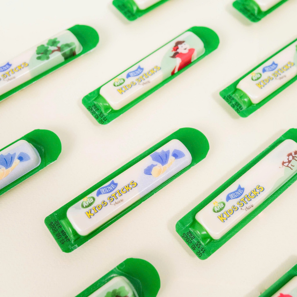 Arla Kids Sticks Phô Mai Thanh Cho Bé 4 Thanh/Hộp - Giàu Canxi, Protein, Snack Dinh Dưỡng Tiện Lợi