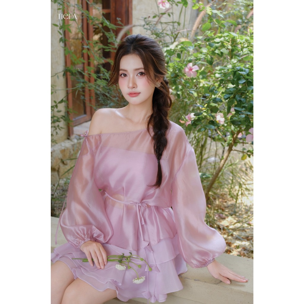 Áo trễ vai tay dài- Bloom Top