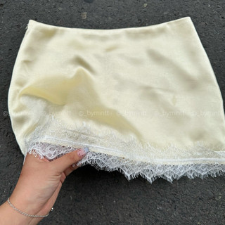 Ren Skirt | Chân váy lưng thấp chất lụa mịn phối ren dáng ngắn phong cách nữ tính, sang trọng | Bymintt