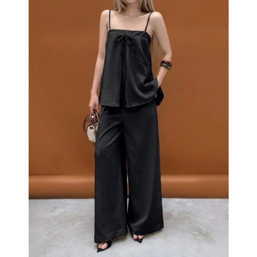Set bộ nữ áo hai dây kèm quần Ella Miều Est.2013 chất liệu kaki mềm màu kem thanh lịch thời trang