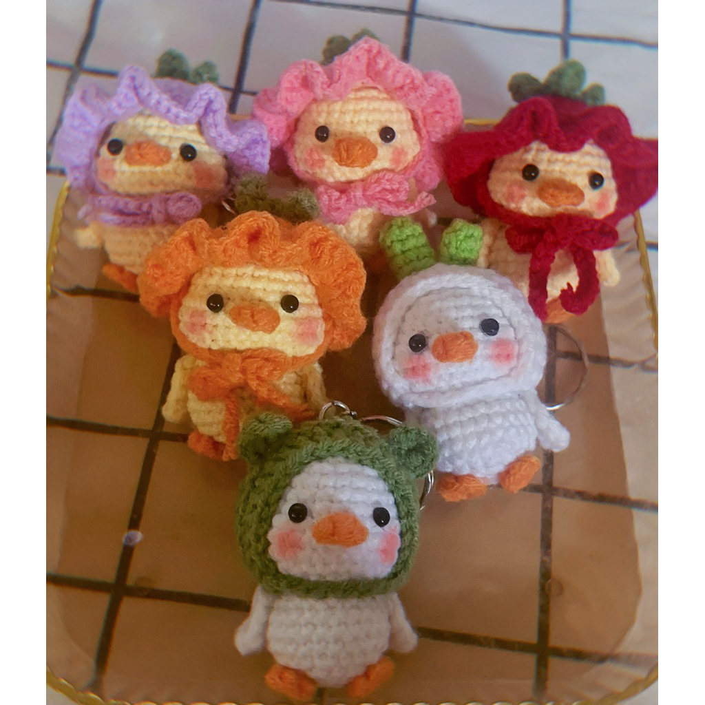Móc khoá vịt mini đội mũ dễ thương, len handmade