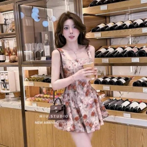 Váy 2S bản to hoạ tiết hoa hồng đỏ dáng ngắn xoè bồng nhẹ nhàng tôn dáng, Đầm cổ vuông hoa nhí style vintage sang chảnh
