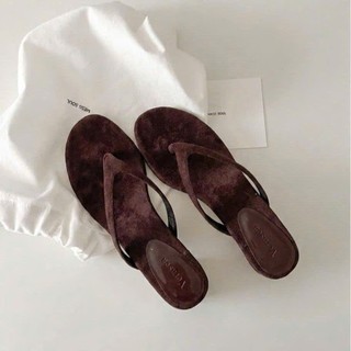 [V-008] Giày cao gót nữ mũi tròn quai xỏ ngón gót nhọn cao 4cm dễ mang hàng ngày, chất liệu da lộn By Verasca - V008