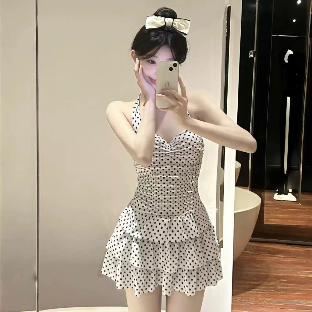 【Élan Sweet】 Set Đồ Nữ Dạng Váy Chấm Bi Cổ Yếm Buộc Dây - Váy 3 Tầng Xòe Nhún Ngực Tôn Dáng Đi Biển Có Quần Trong