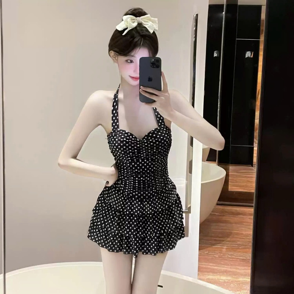 【Élan Sweet】 Set Đồ Nữ Dạng Váy Chấm Bi Cổ Yếm Buộc Dây - Váy 3 Tầng Xòe Nhún Ngực Tôn Dáng Đi Biển Có Quần Trong