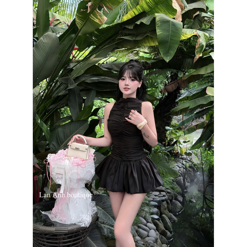Váy tơ cổ yếm dáng xoè xinh nhún ngực