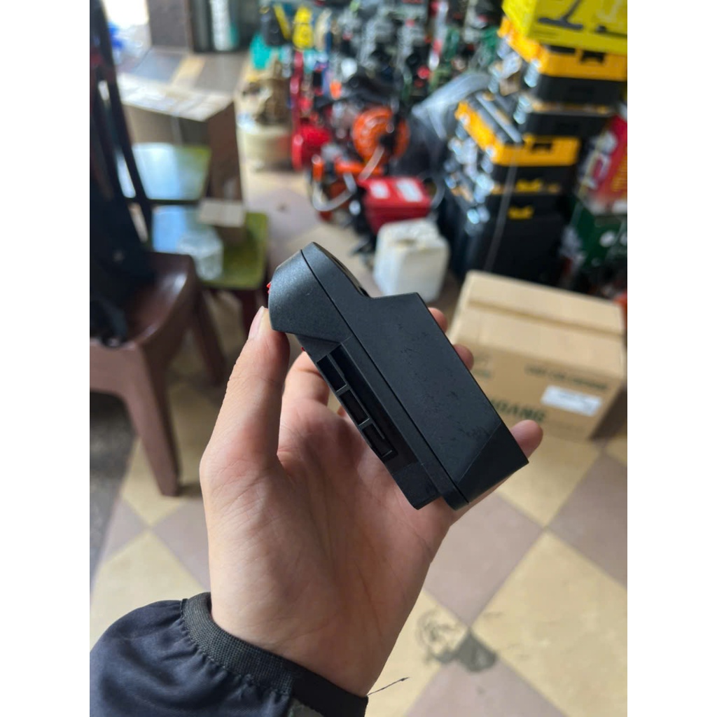 Chân Chuyển Đổi Chân Pin Gắn Máy DongCheng, DCA, DCK Thành Chân Pin Thông Dụng