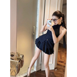 SET ĐỒ NỮ ÁO SÁT NÁCH CỔ BUỘC HỞ LƯNG MIX CHÂN VÁY DÁNG NGẮN CHOUCHOU