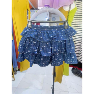 cv nữ thanh lý ( bị rách quần trong )