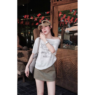 •𝙆𝙞𝙣𝙜𝙨𝙝𝙤𝙥𝙗𝙚𝙖𝙪𝙩𝙮•Áo Thun Giấy Lệch Vai Chữ QC