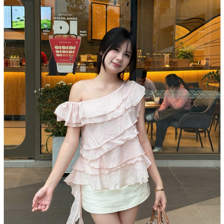 [ BST HÈ 2026 - CHIOCO ] Áo Babydoll Kiểu Nữ Dáng Trễ Hở Vai Bèo Nhún Xếp Tầng Điệu Đà Mùa Hè - KA877
