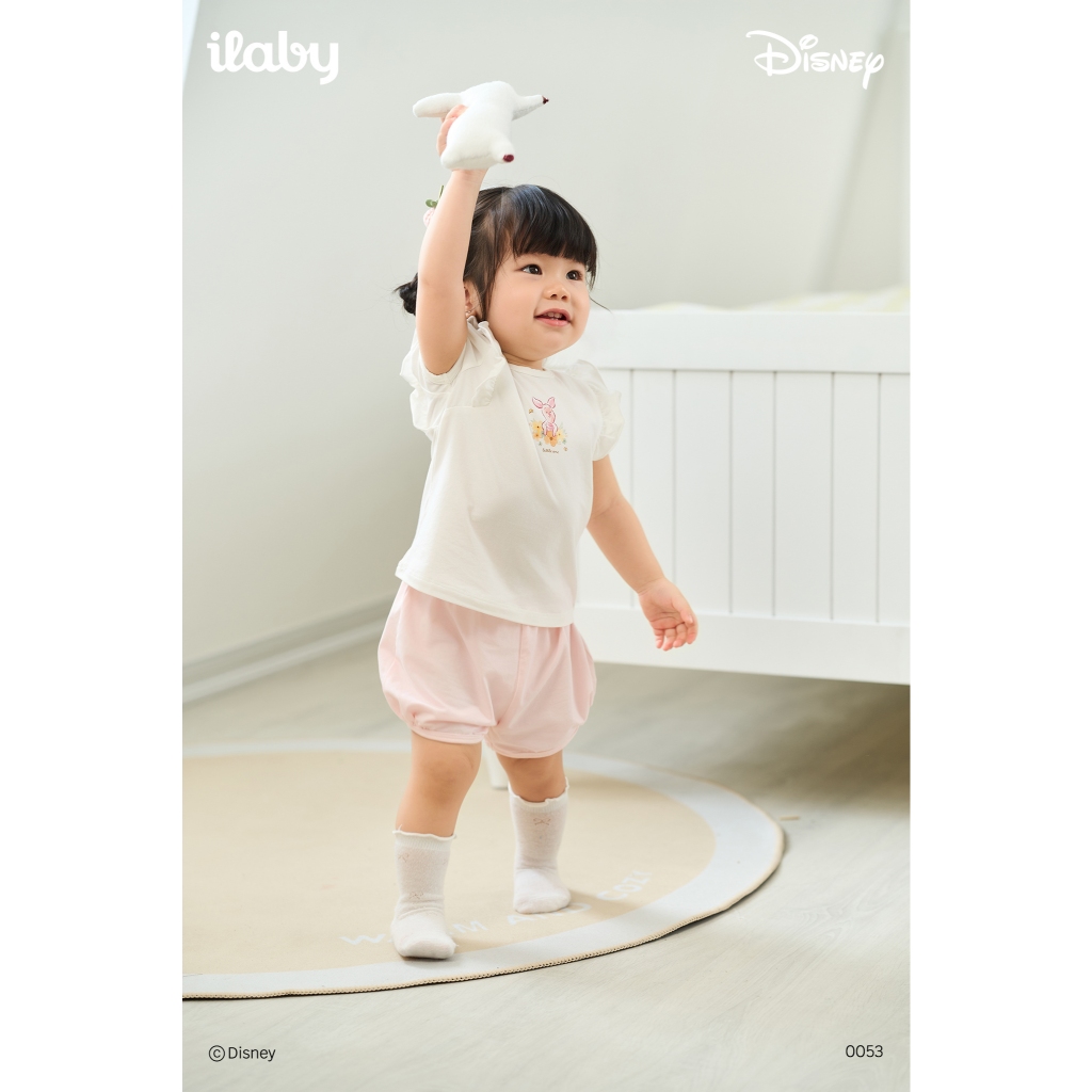 [IBABY 6M-4Y] Set bộ bé gái áo tay bèo họa tiết Piglet phối quần short dễ thương [0053]