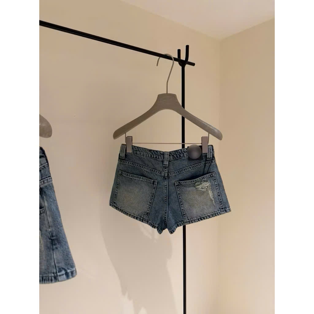 Quần Short Jean Nữ Rách Bụi Bặm, Quần Đùi Bò Dáng Ngắn Sexy Hack Chân Màu Xanh Wash Vintage.