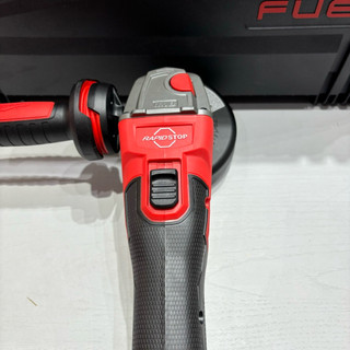 Máy mài góc Milwaukee M18 FSAG100XB (100mm), Rapid Stop, Chống tự khởi động, Chống rung AVS