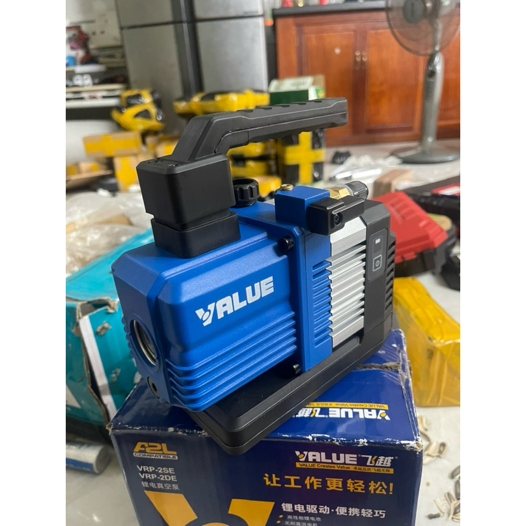 Hút chân không dùng pin VALUE VRP-2DE bản mới có van khoá chính hãng