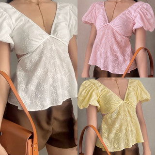(Mở bán) Áo Anda cổ chữ V tay phồng với phần lưng xếp ly và chi tiết buộc dây phía sau thời trang new 2026