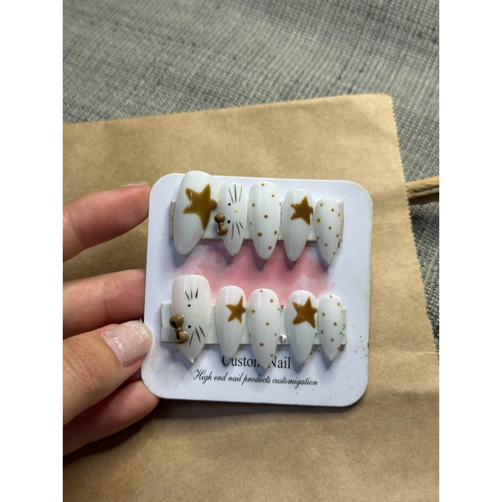 [V03] Móng giả dán sẵn, nail box thiết kế hello kitty màu trắng sữa hoạ tiết chấm bi style cute LEUBOX