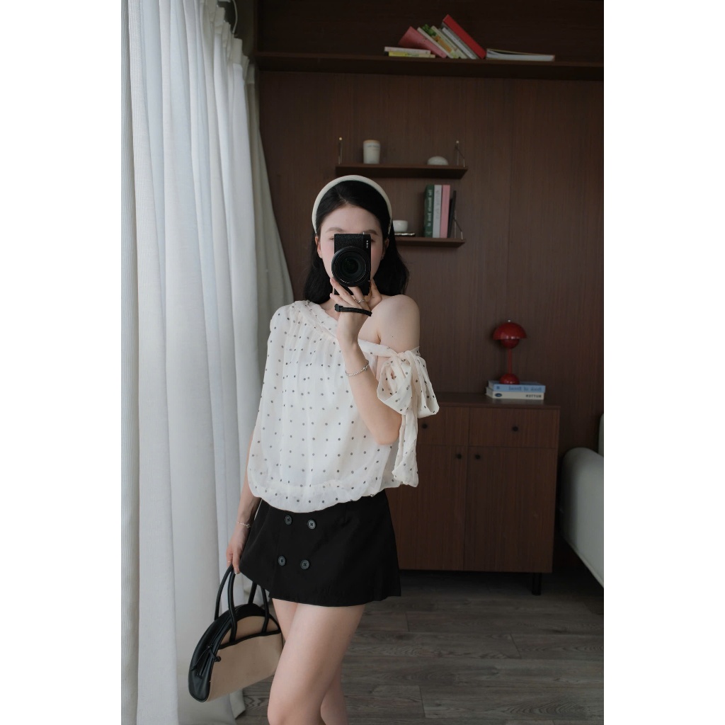 Sophia Top (TSW) Áo voan chấm bi lệch vai buộc nơ tay Nữ the.sweaterweather