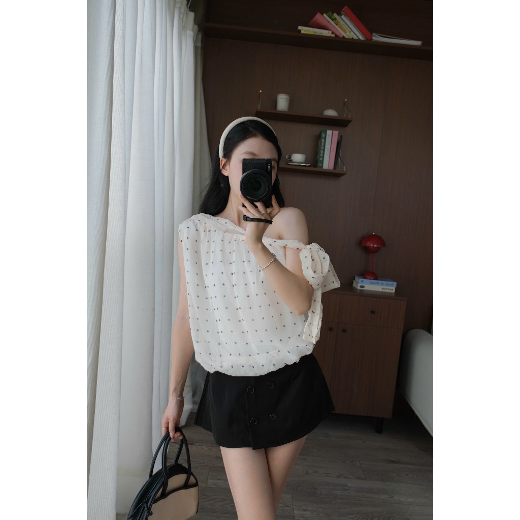 Sophia Top (TSW) Áo voan chấm bi lệch vai buộc nơ tay Nữ the.sweaterweather