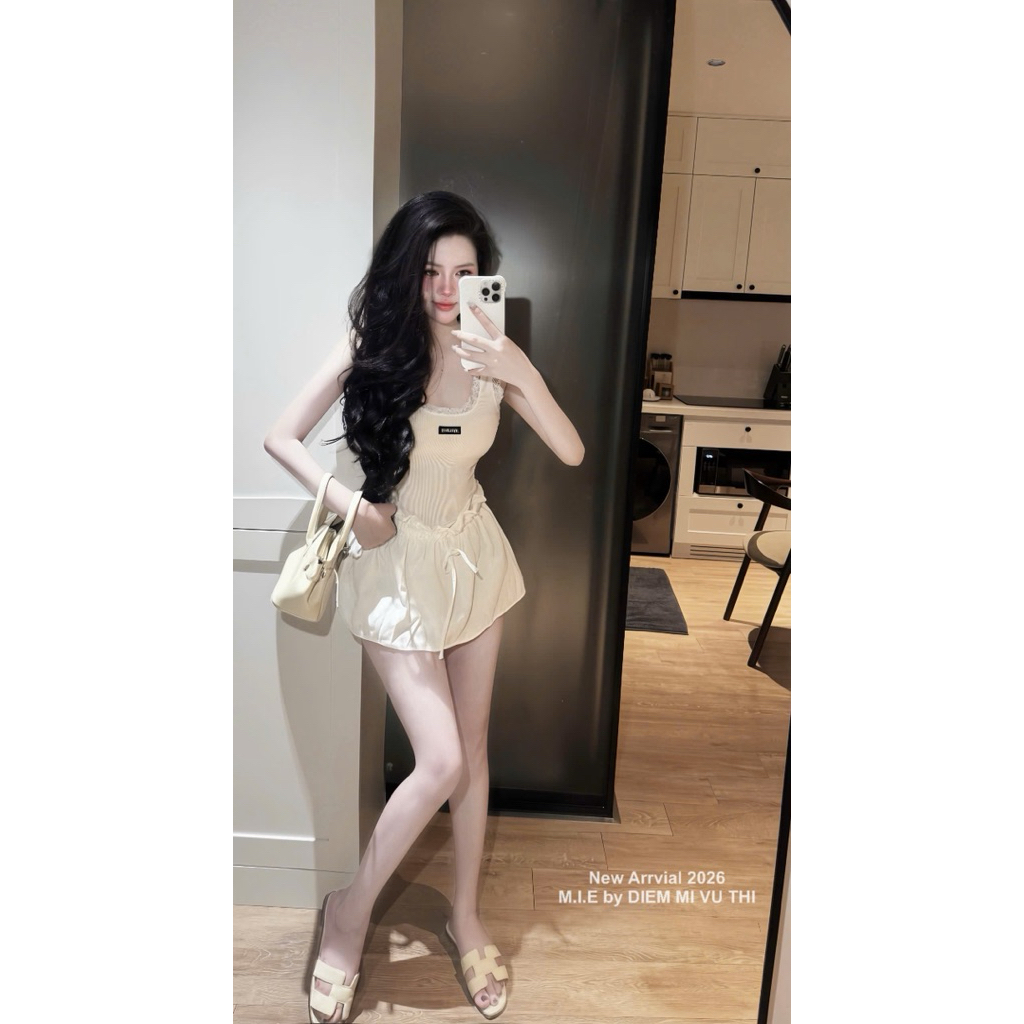 Set áo ba lỗ viền ren chân váy có quần bo gấu bèo