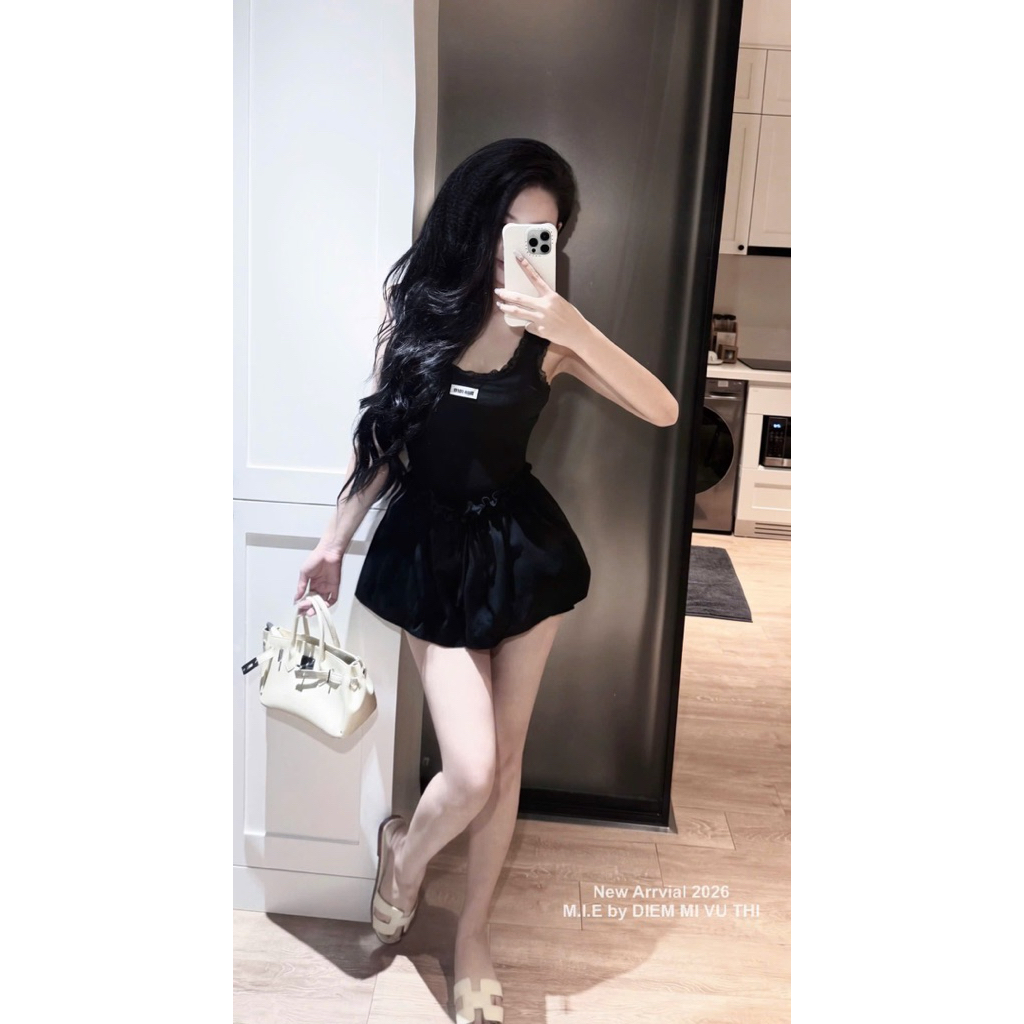Set áo ba lỗ viền ren chân váy có quần bo gấu bèo