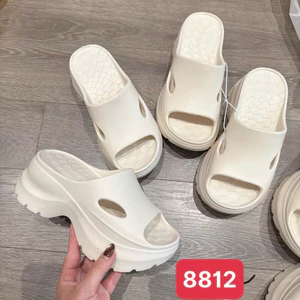 Dép xuồng đúc sóng mã 8812