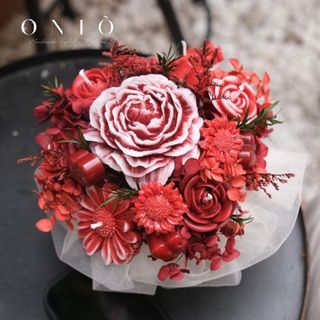 Hoa nến thơm tone đỏ, Hương thơm tinh dầu, quà tặng sinh nhật, quà tặng tốt nghiệp - Red Flower Candle - ONIÕ