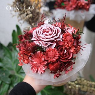 Hoa nến thơm tone đỏ, Hương thơm tinh dầu, quà tặng sinh nhật, quà tặng tốt nghiệp - Red Flower Candle - ONIÕ