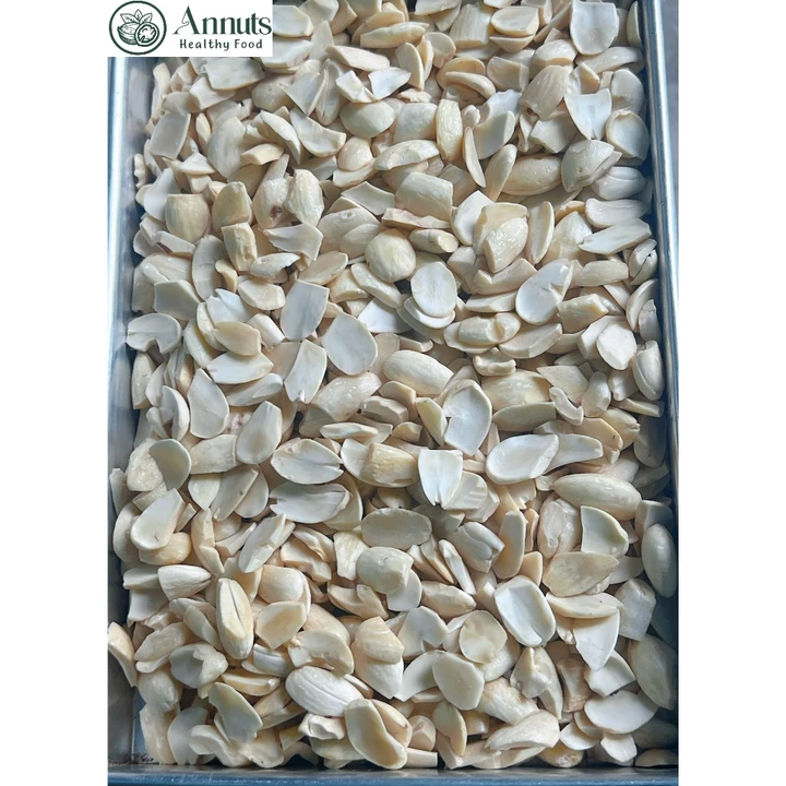 Hạnh nhân vỡ bóc vỏ sấy dùng nấu sữa làm bánh Annuts, nấu sữa liền không cần ngâm, hạnh nhân lột vỏ