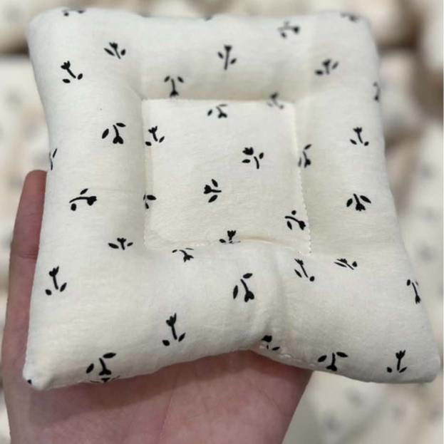 Lót Ly Chần Bông Coaster Puffer Màu Kem Họa Tiết Hoa Nhí Vải Mềm Dễ Thương Trang Trí Nhà Bếp Nhà Hàng