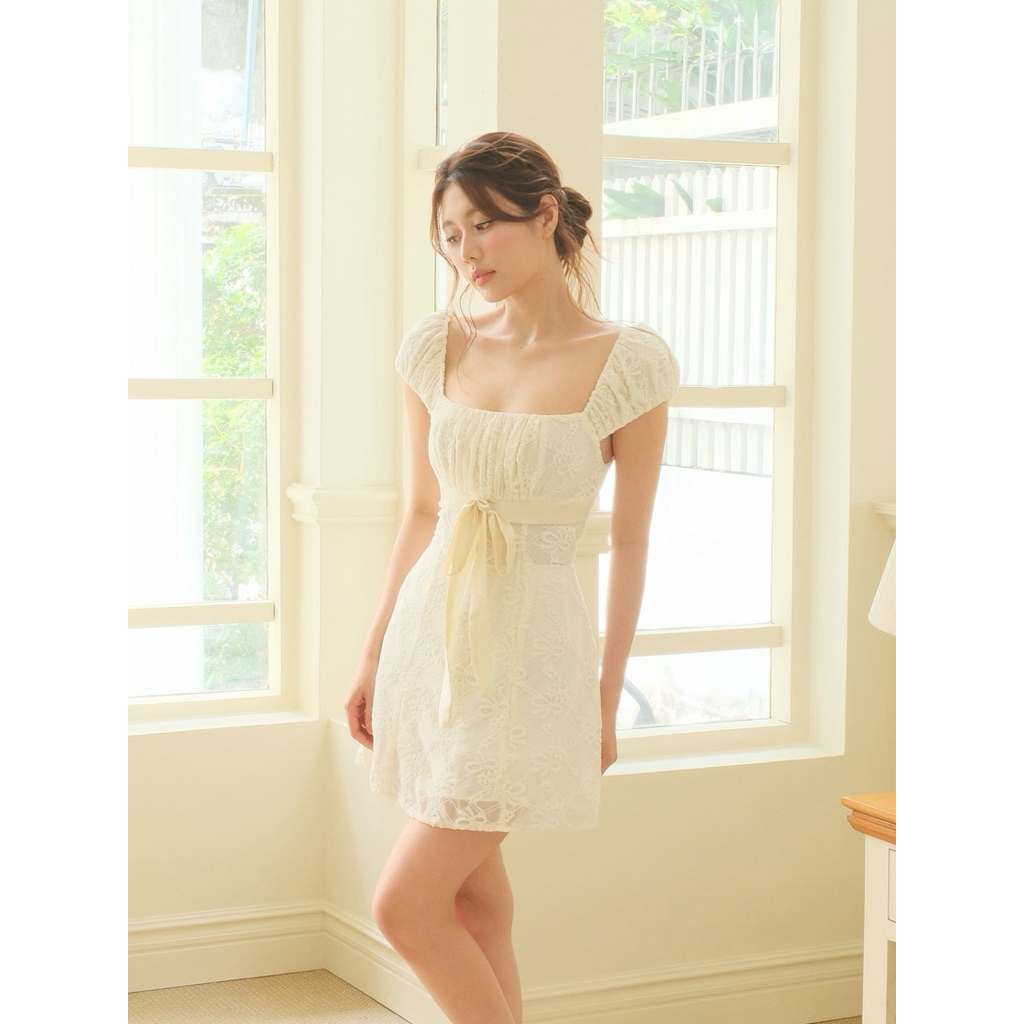 Lacy dress vải ren thêu nơ form chữ A