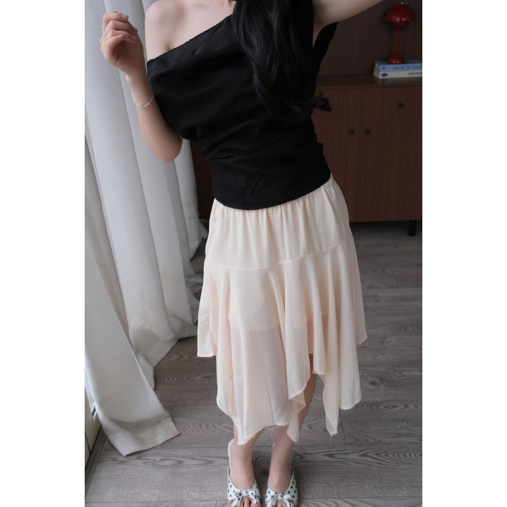 Lyra Skirt (TSW) Chân váy voan xòe lệch tà phối khuy Nữ the.sweaterweather