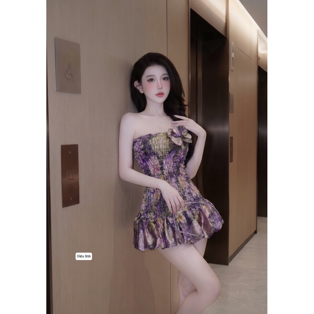Đầm ren hoa ngực